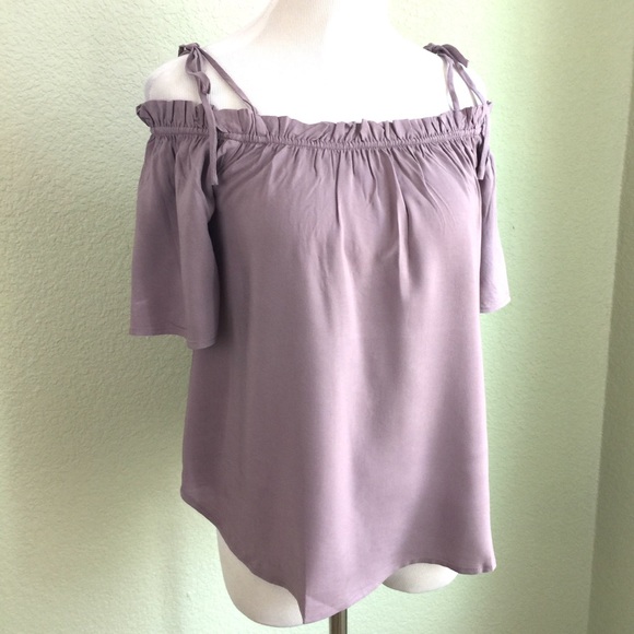 30% OFF BUNDLES Medium Tie Shoulder Woven Blouse - Picture 3 of 5